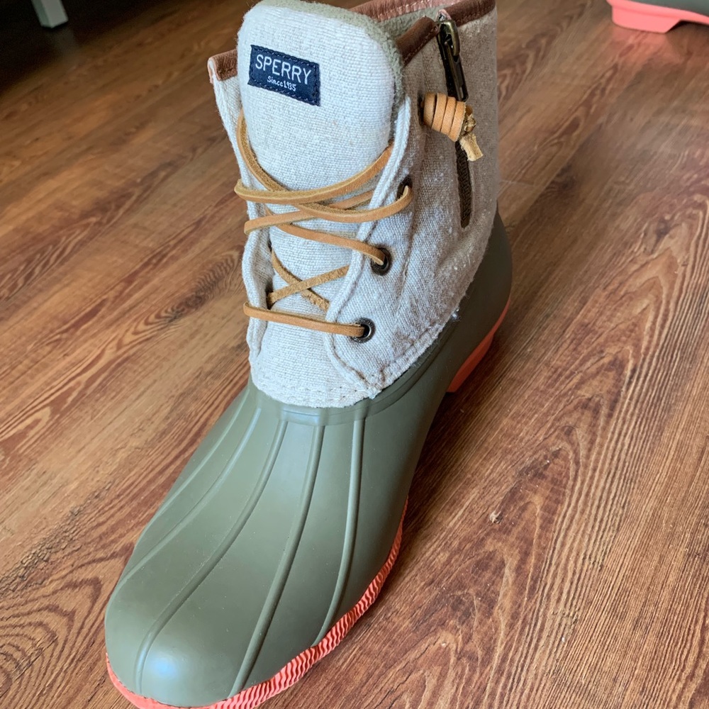 Brand new Sperry Duck Boots